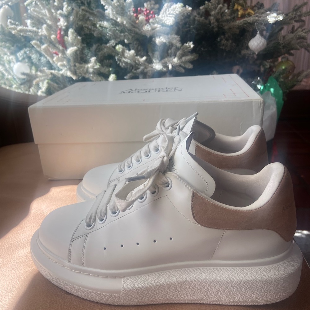 Authentic Alexander McQueen size 8